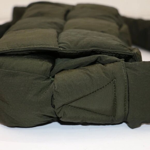 Bottega Veneta Camping Medium Intreccio Nylon Padded Tech Cassette - Picture 12 of 14